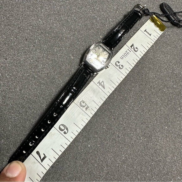 Bret roberts ladies quartz watch silver tone roman numeral dial black strap - Picture 10 of 10
